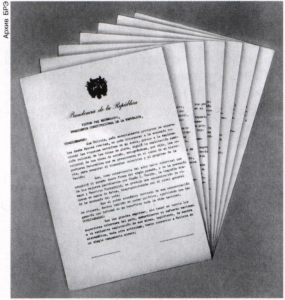 Декрет о национализации оловянных рудников. Октябрь 1952 года.